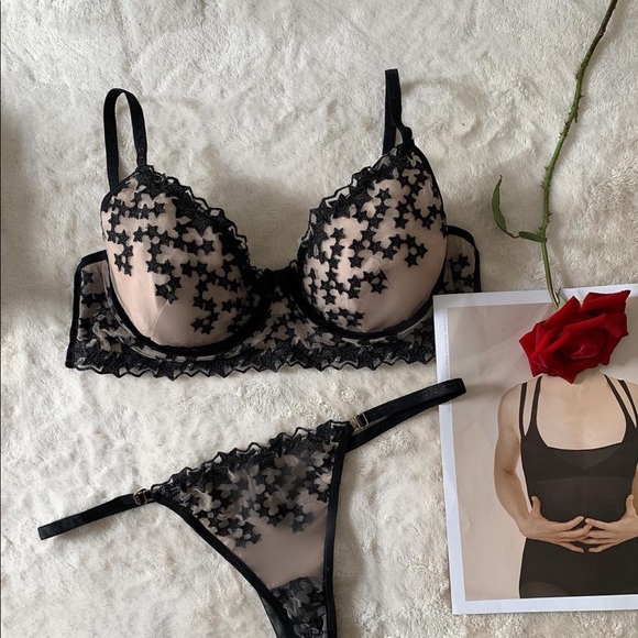 Heart Embroidered wired bra & V-string panty - Picture 8 of 13